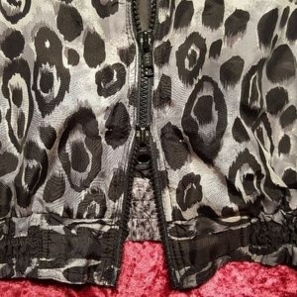Vintage 80's/90's Grey Leopard Silk Bomber Jacket - Picture 6 of 8